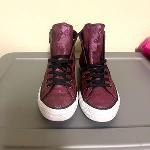 Woman’s high top Converse
